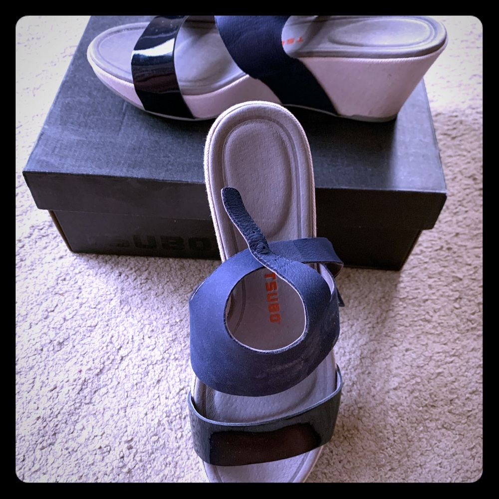 TSUBO Olesia Dark Navy Sandal